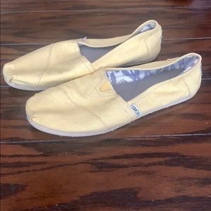 Toms heritage canvas yellow size 9.5